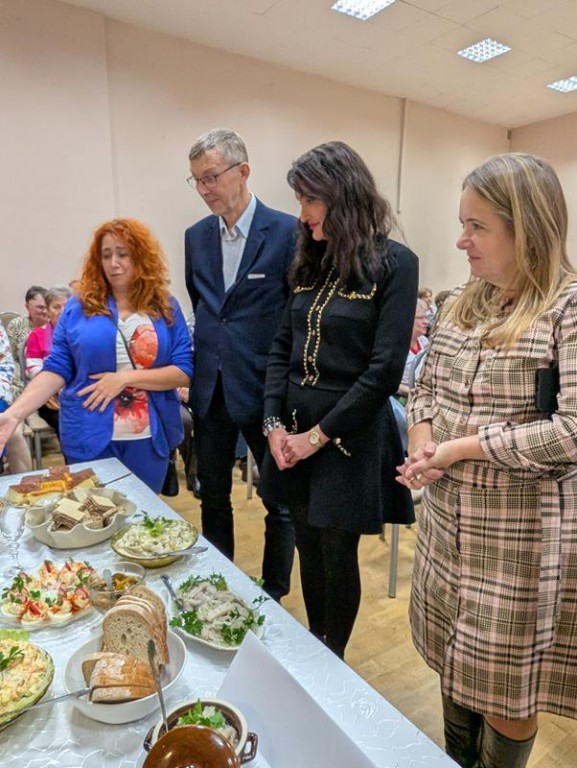 Nowe Chechło na czele, za nim Ossianie i Ziomale
