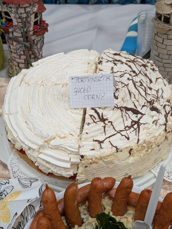 Nowe Chechło na czele, za nim Ossianie i Ziomale