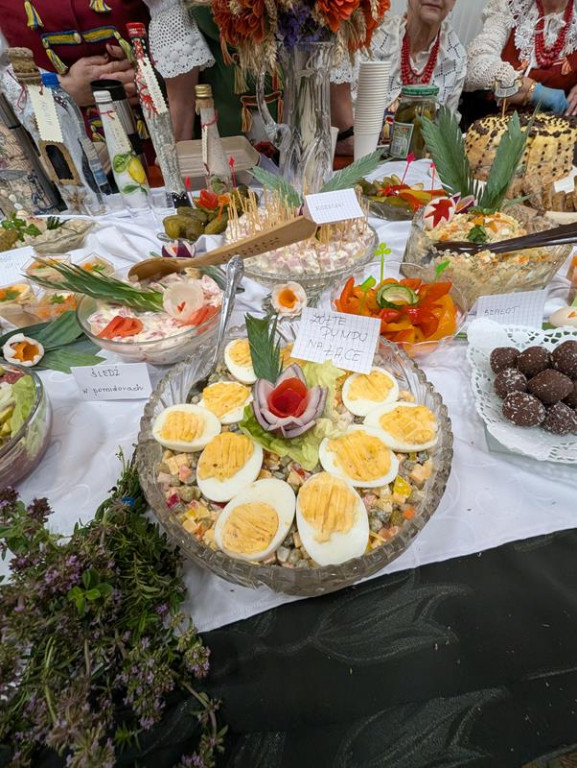 Nowe Chechło na czele, za nim Ossianie i Ziomale