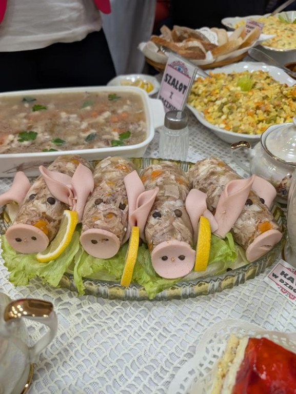 Nowe Chechło na czele, za nim Ossianie i Ziomale