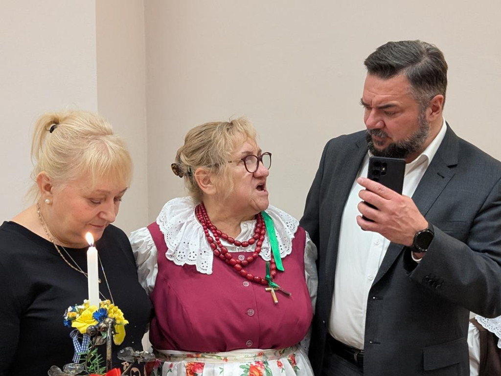 Nowe Chechło na czele, za nim Ossianie i Ziomale