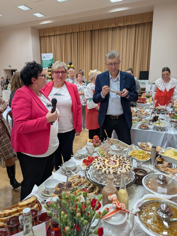 Nowe Chechło na czele, za nim Ossianie i Ziomale