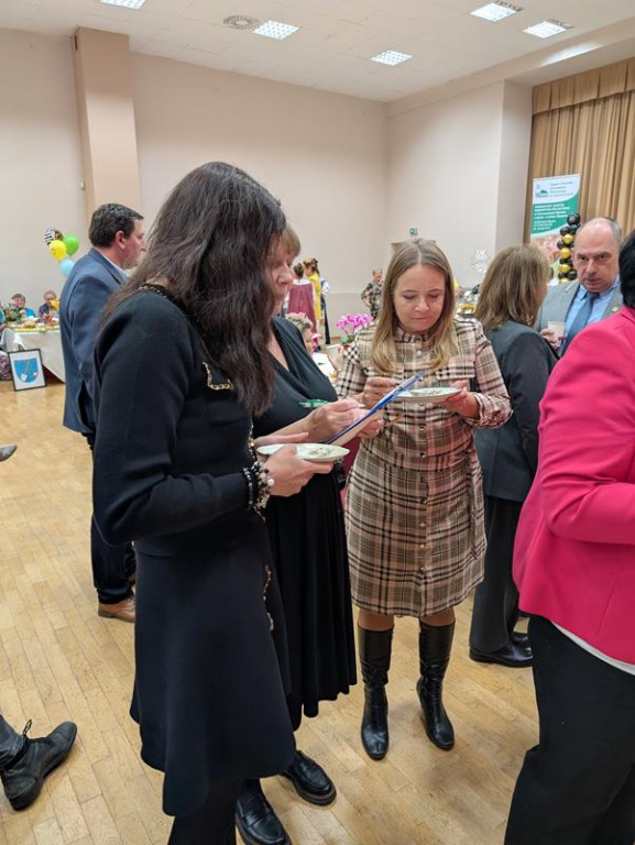 Nowe Chechło na czele, za nim Ossianie i Ziomale