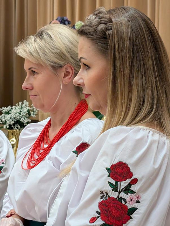 Nowe Chechło na czele, za nim Ossianie i Ziomale