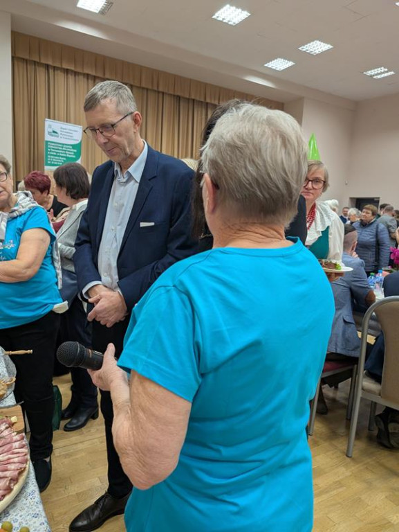 Nowe Chechło na czele, za nim Ossianie i Ziomale