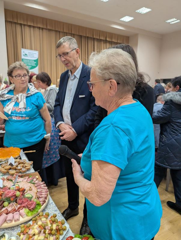 Nowe Chechło na czele, za nim Ossianie i Ziomale