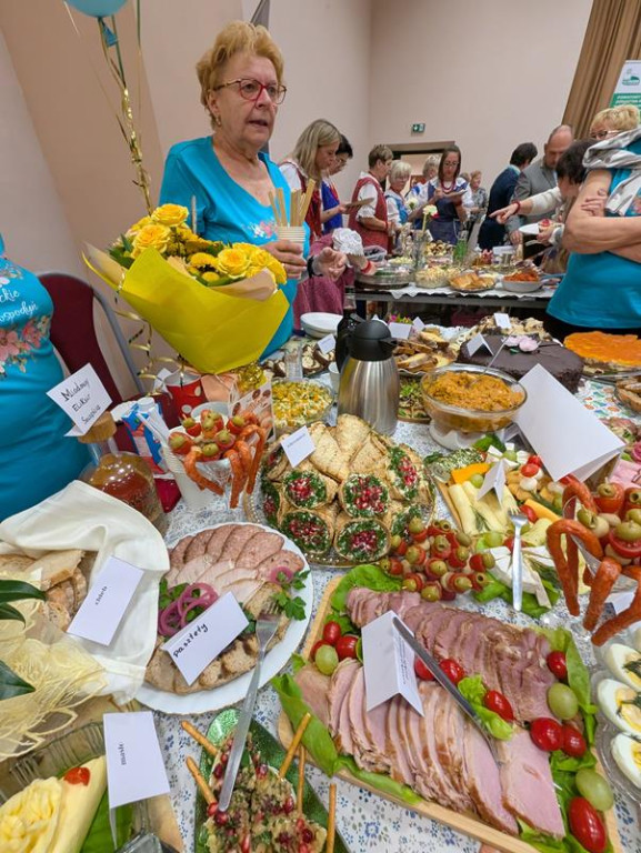 Nowe Chechło na czele, za nim Ossianie i Ziomale