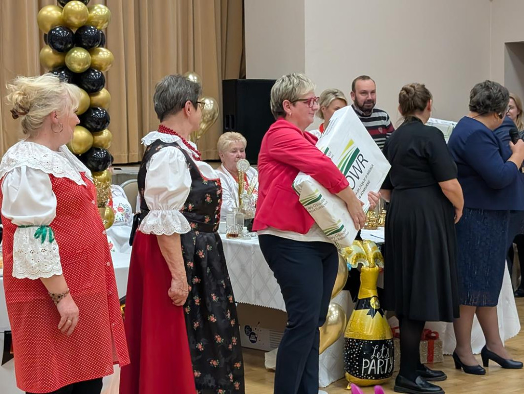 Nowe Chechło na czele, za nim Ossianie i Ziomale