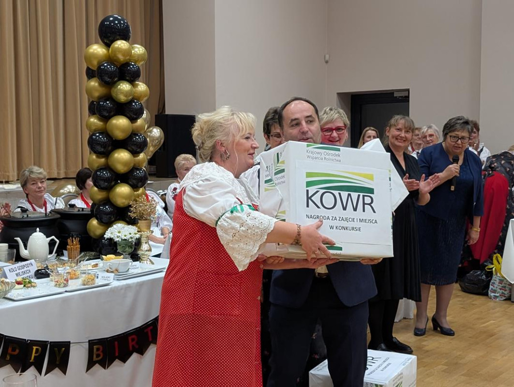 Nowe Chechło na czele, za nim Ossianie i Ziomale