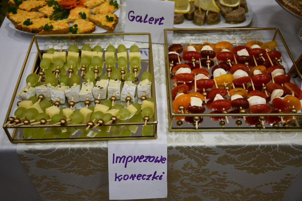 Nowe Chechło na czele, za nim Ossianie i Ziomale