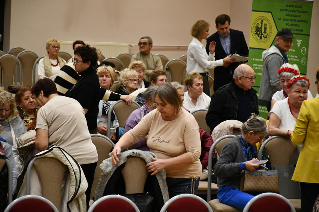 Nowe Chechło na czele, za nim Ossianie i Ziomale
