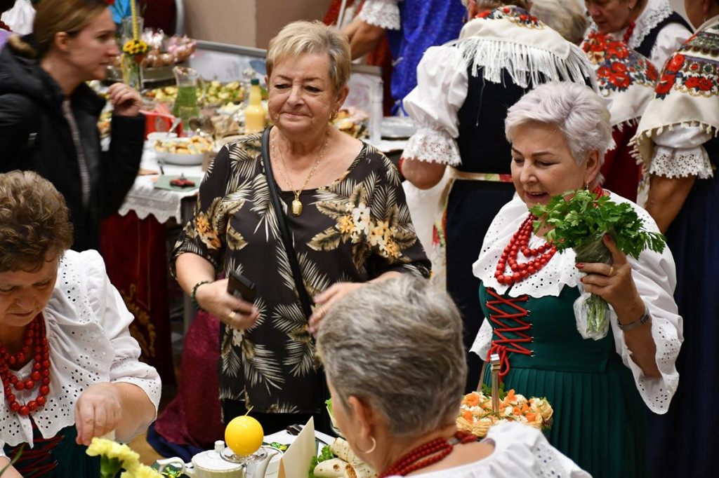 Nowe Chechło na czele, za nim Ossianie i Ziomale
