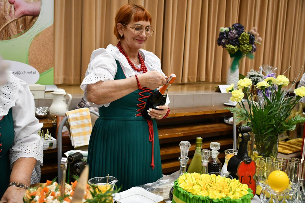 Nowe Chechło na czele, za nim Ossianie i Ziomale