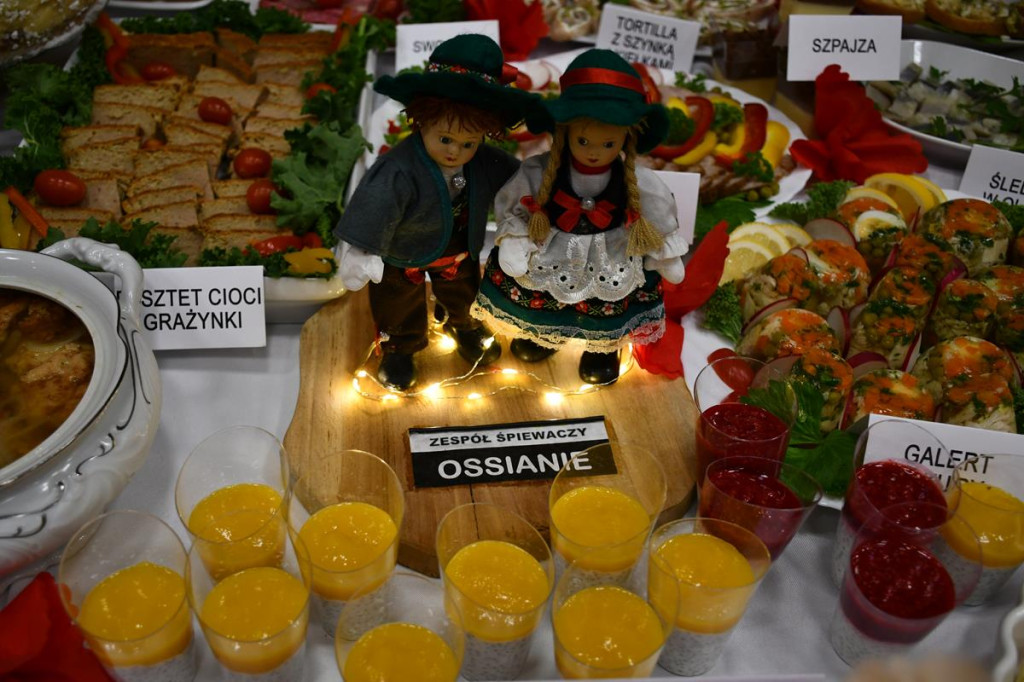 Nowe Chechło na czele, za nim Ossianie i Ziomale