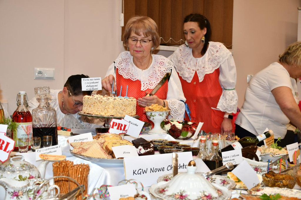 Nowe Chechło na czele, za nim Ossianie i Ziomale
