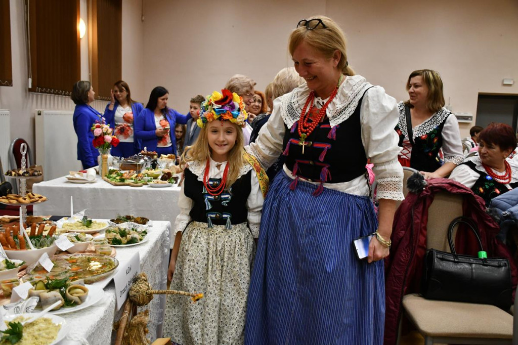 Nowe Chechło na czele, za nim Ossianie i Ziomale