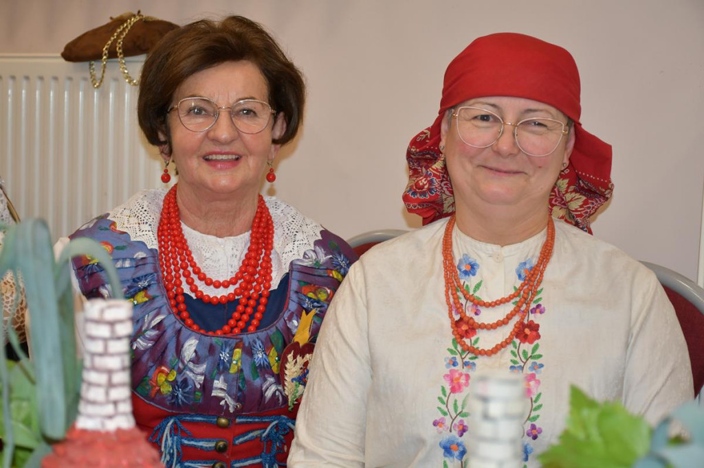 Nowe Chechło na czele, za nim Ossianie i Ziomale