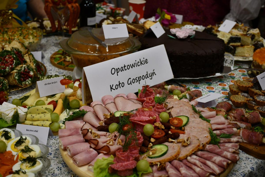 Nowe Chechło na czele, za nim Ossianie i Ziomale