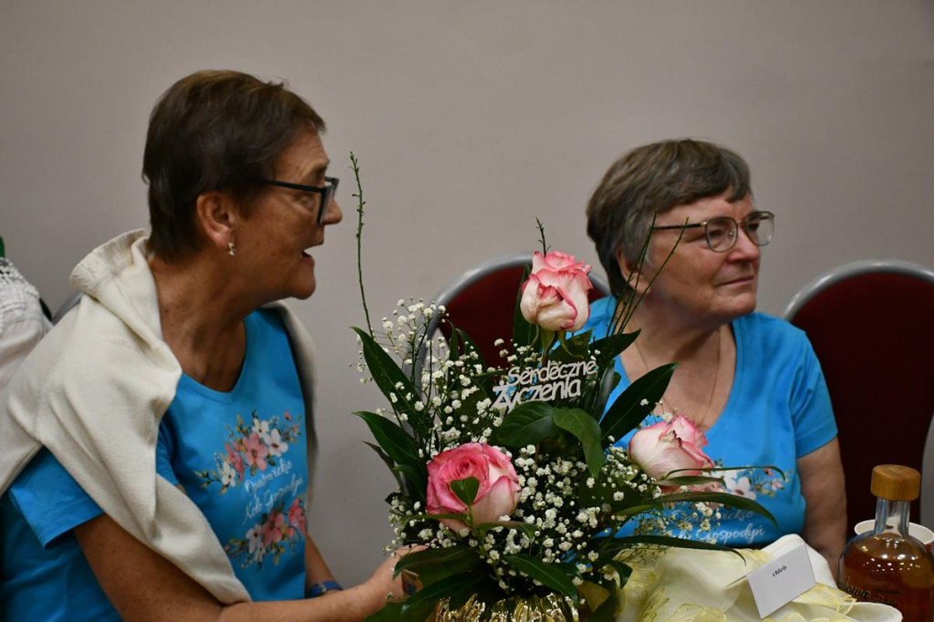 Nowe Chechło na czele, za nim Ossianie i Ziomale