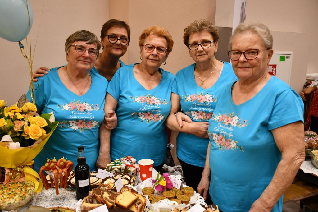 Nowe Chechło na czele, za nim Ossianie i Ziomale