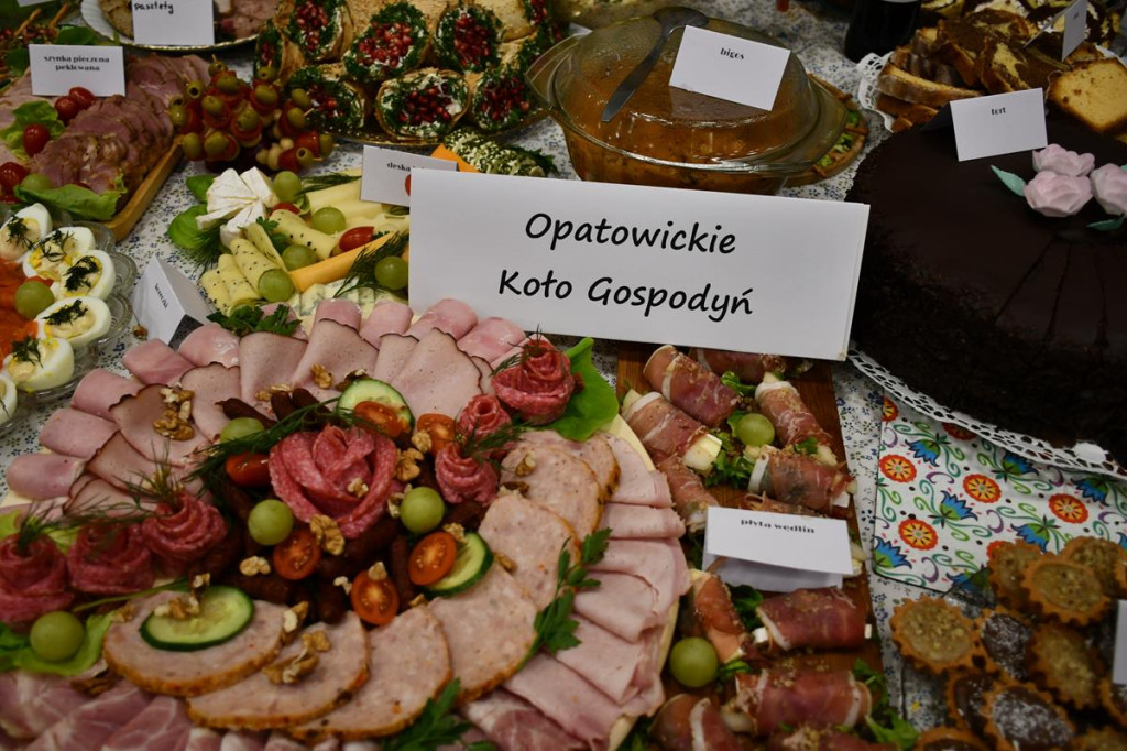 Nowe Chechło na czele, za nim Ossianie i Ziomale