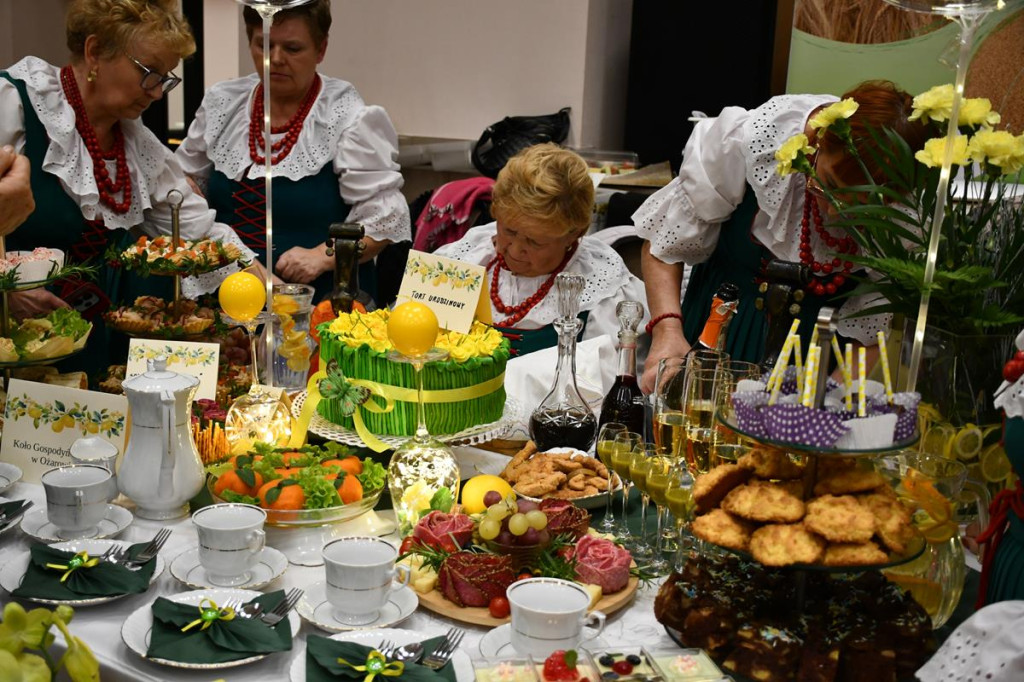 Nowe Chechło na czele, za nim Ossianie i Ziomale