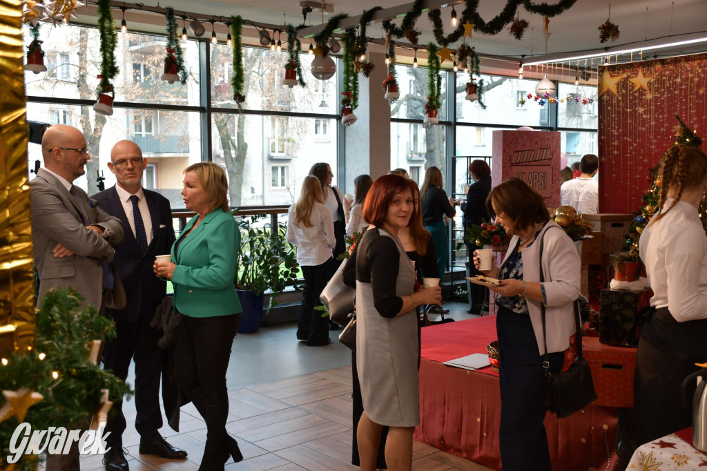 Uczniowie i studenci otrzymali stypendia powiatu