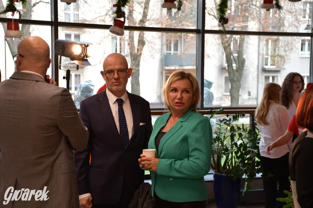 Uczniowie i studenci otrzymali stypendia powiatu