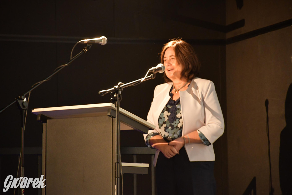 Uczniowie i studenci otrzymali stypendia powiatu