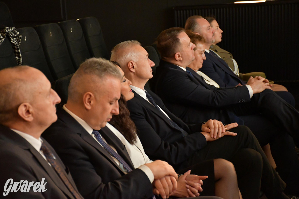 Uczniowie i studenci otrzymali stypendia powiatu