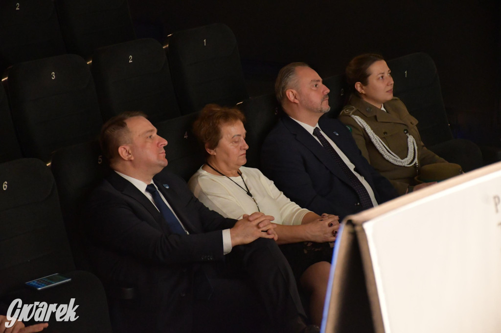 Uczniowie i studenci otrzymali stypendia powiatu