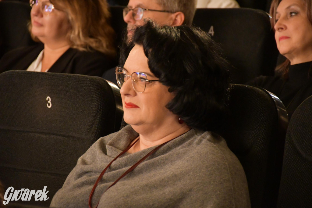 Uczniowie i studenci otrzymali stypendia powiatu