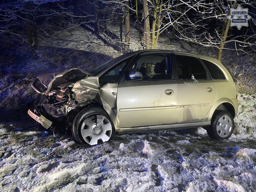 Czołowe zderzenie na DK 11. Droga była zablokowana