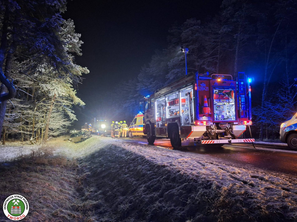 Czołowe zderzenie na DK 11. Droga była zablokowana