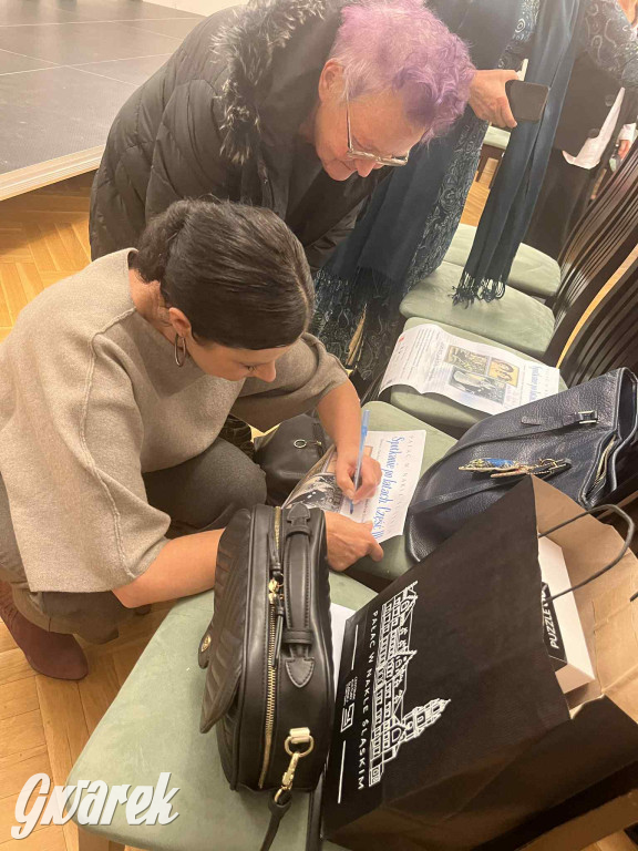 Elegancka i zdyscyplinowana niania hrabiego Karola