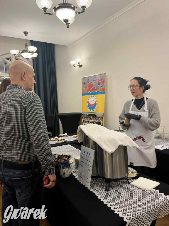 Elegancka i zdyscyplinowana niania hrabiego Karola