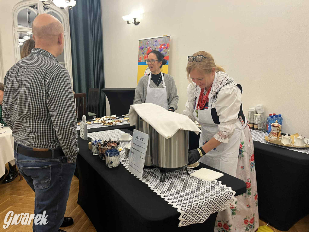 Elegancka i zdyscyplinowana niania hrabiego Karola