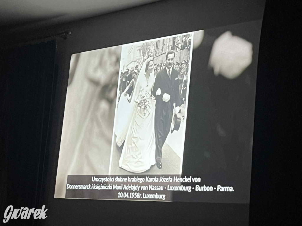 Elegancka i zdyscyplinowana niania hrabiego Karola