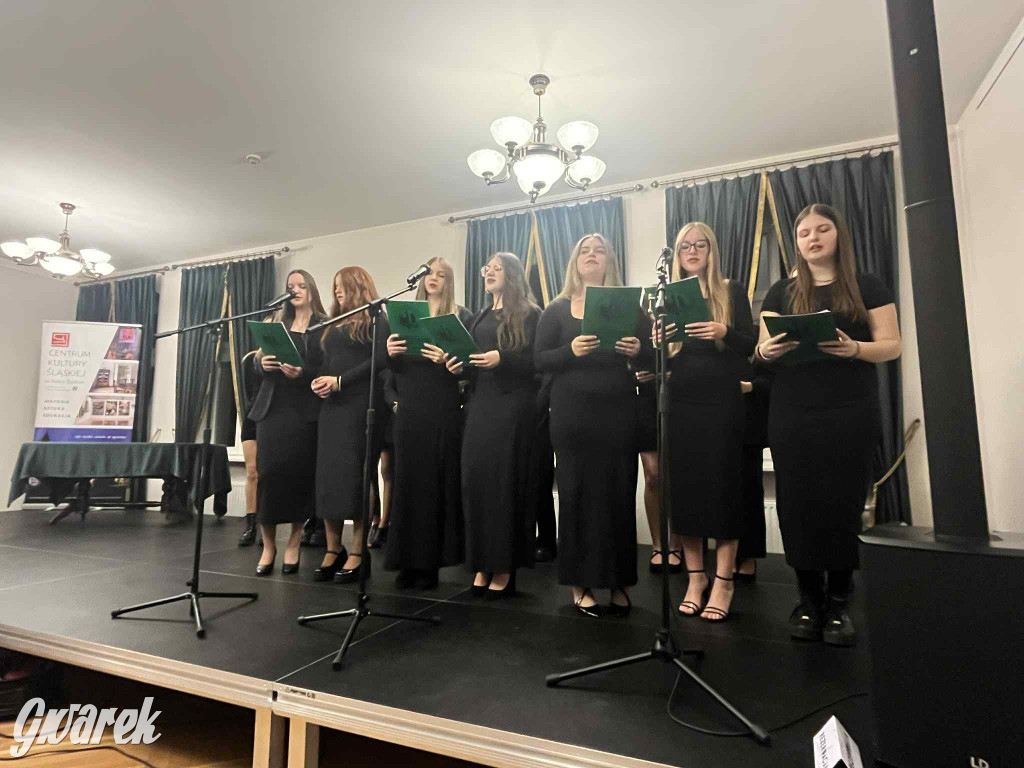 Elegancka i zdyscyplinowana niania hrabiego Karola