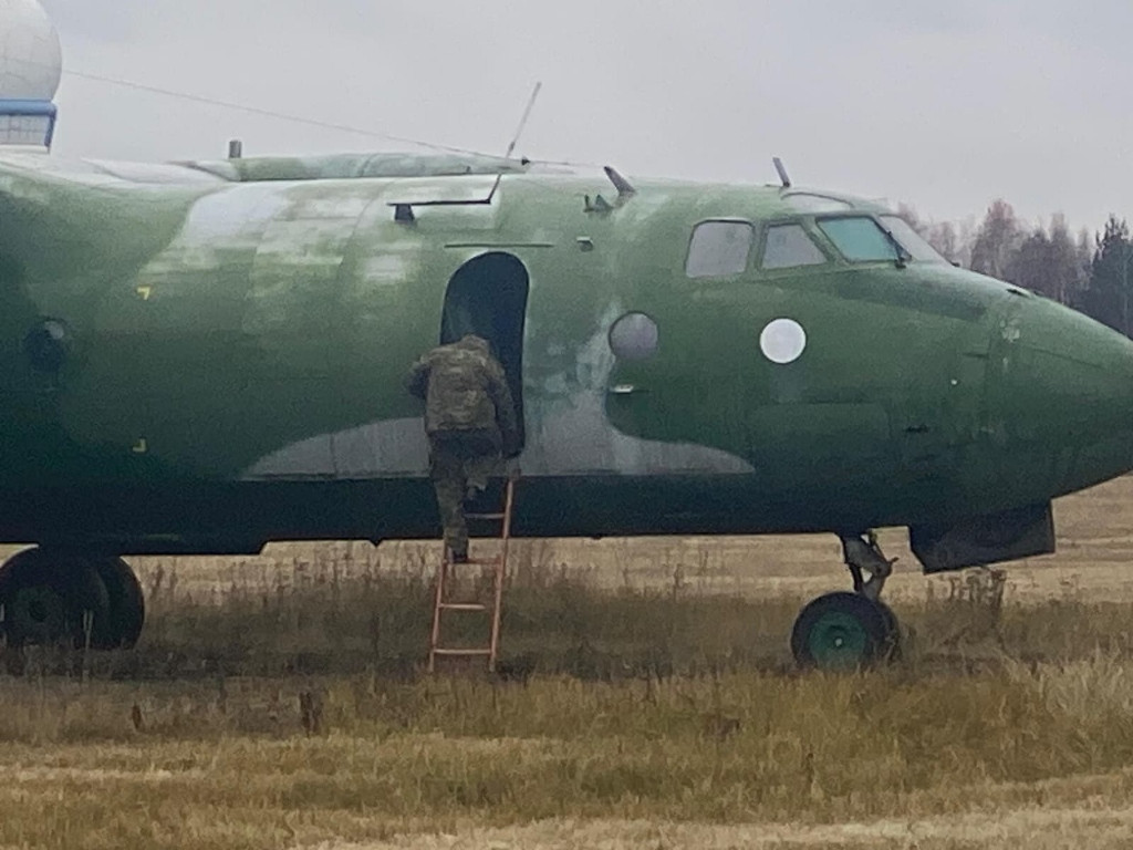 Lotnisko Pyrzowice. Awaryjne lądowanie samolotu