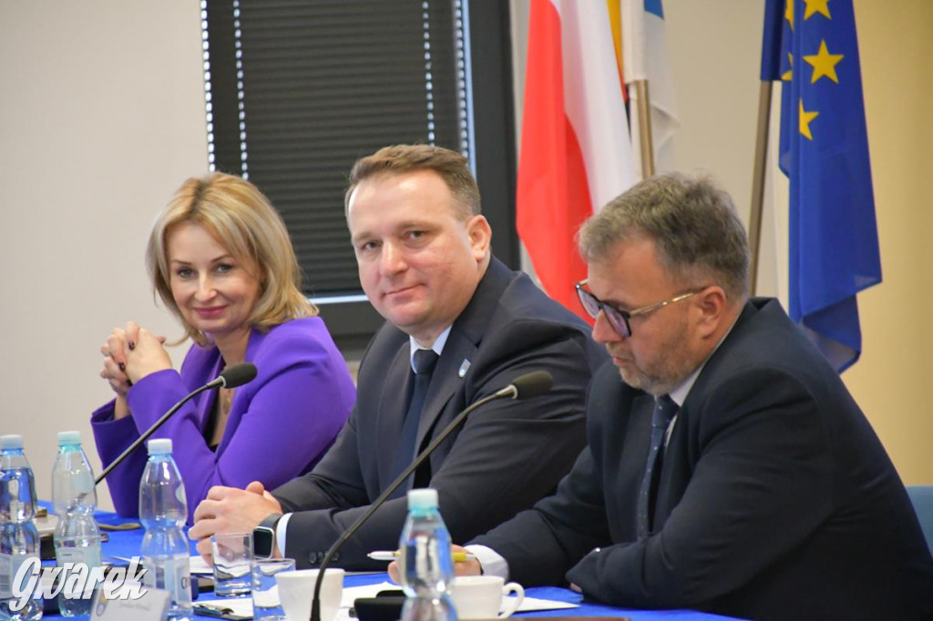 Rada pod ścianą. Kolejne miliony dla szpitala