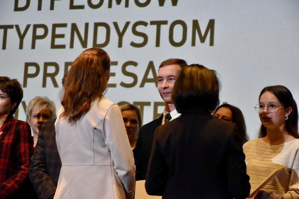 Wręczono stypendia Prezesa Rady Ministrów [FOTO]