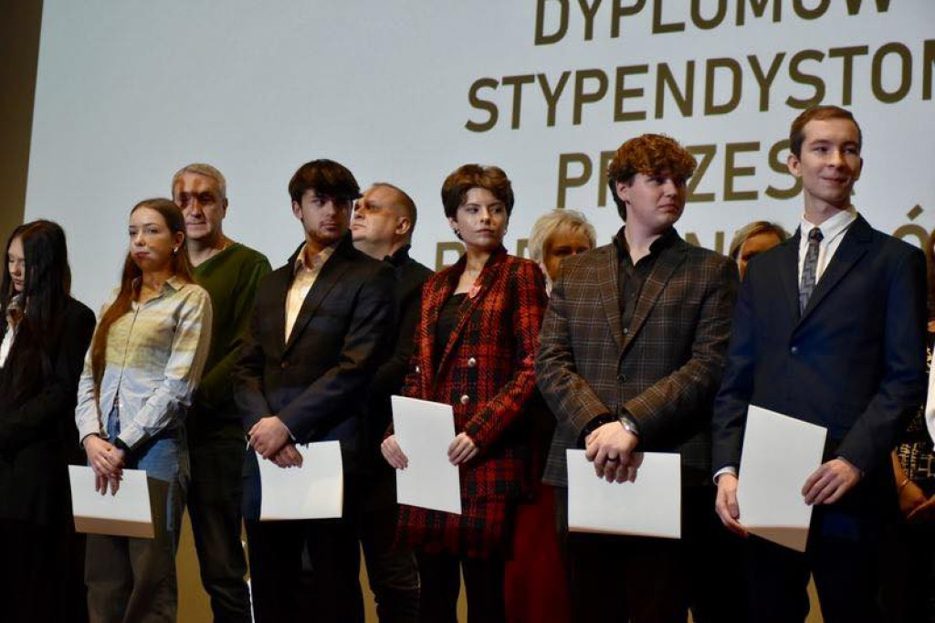 Wręczono stypendia Prezesa Rady Ministrów [FOTO]