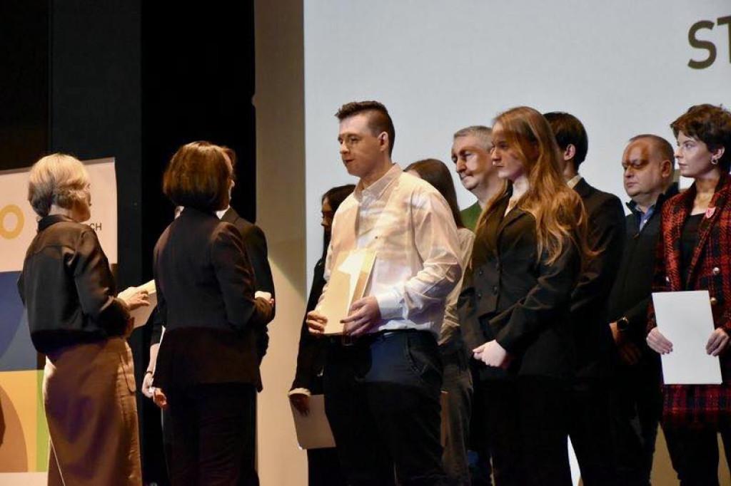 Wręczono stypendia Prezesa Rady Ministrów [FOTO]