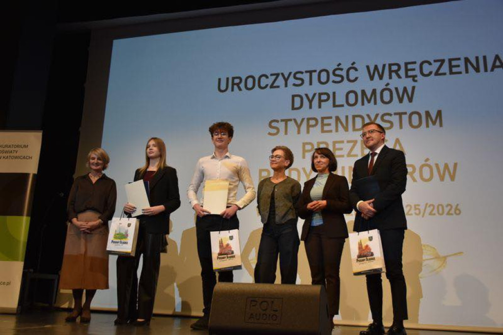 Wręczono stypendia Prezesa Rady Ministrów [FOTO]