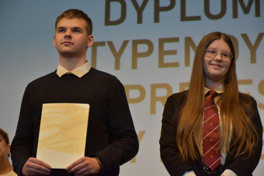 Wręczono stypendia Prezesa Rady Ministrów [FOTO]