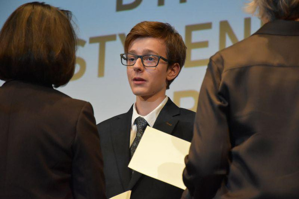 Wręczono stypendia Prezesa Rady Ministrów [FOTO]