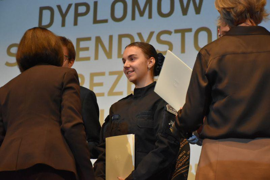 Wręczono stypendia Prezesa Rady Ministrów [FOTO]