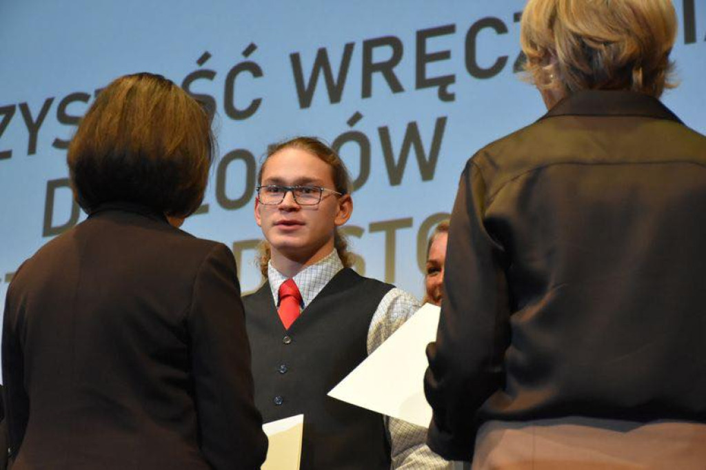 Wręczono stypendia Prezesa Rady Ministrów [FOTO]