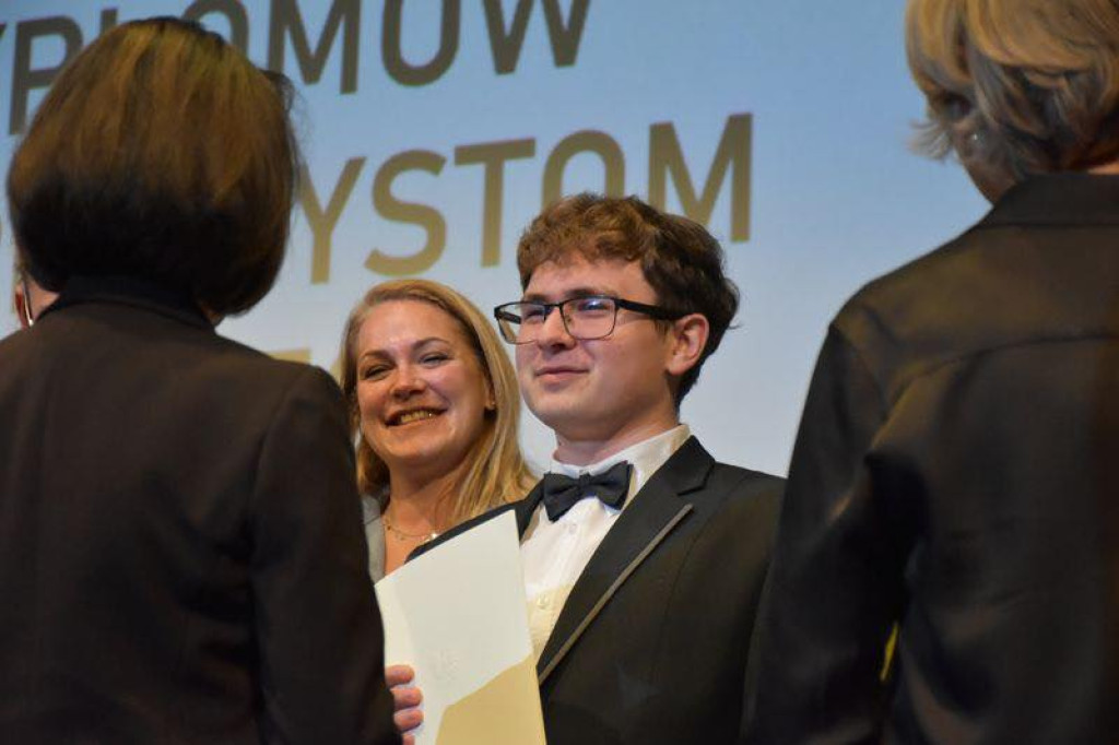 Wręczono stypendia Prezesa Rady Ministrów [FOTO]